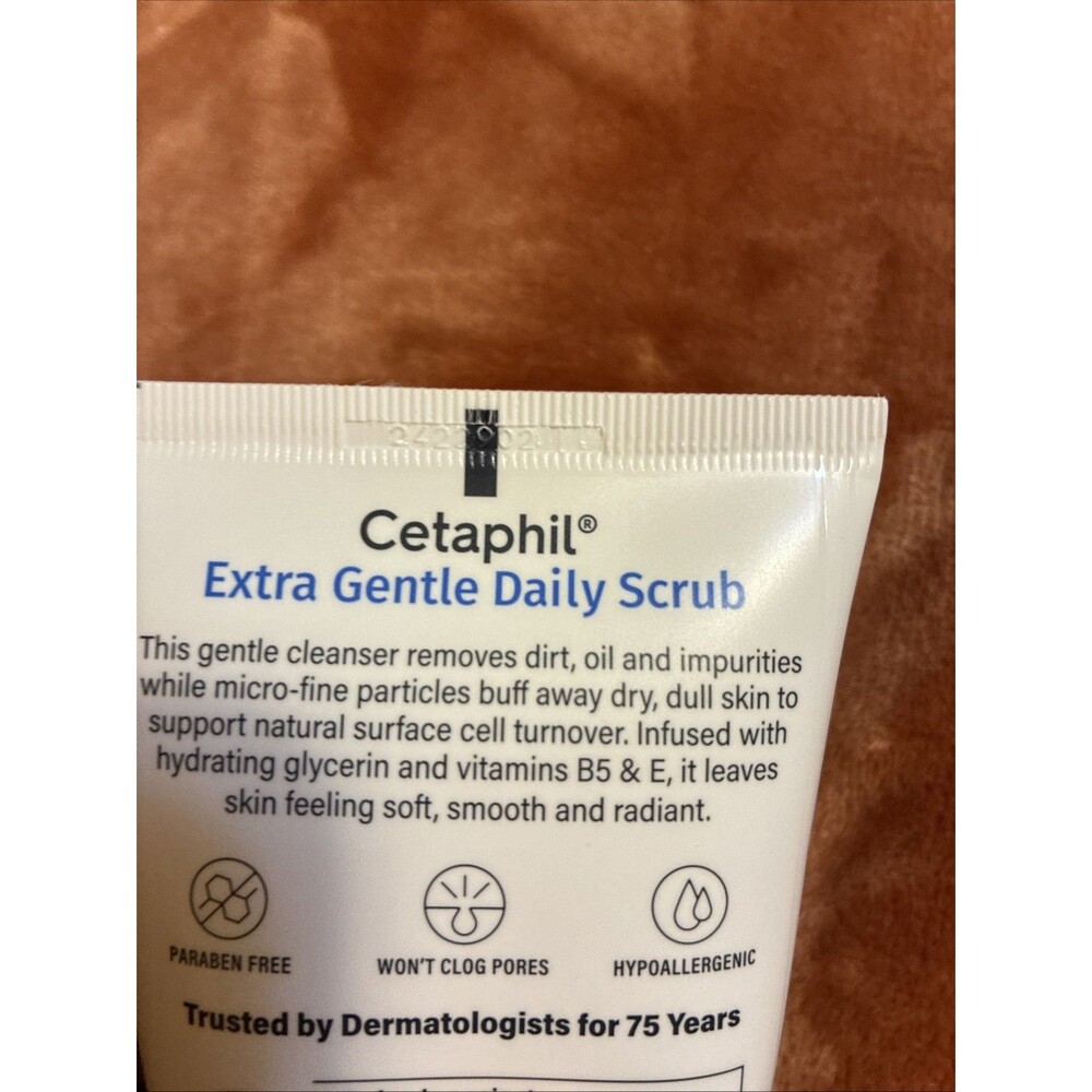 Cetaphil Exfoliating Face Wash Extra Gentle Daily Face Scrub Normal To Oily 6oz - Picture 3 of 5